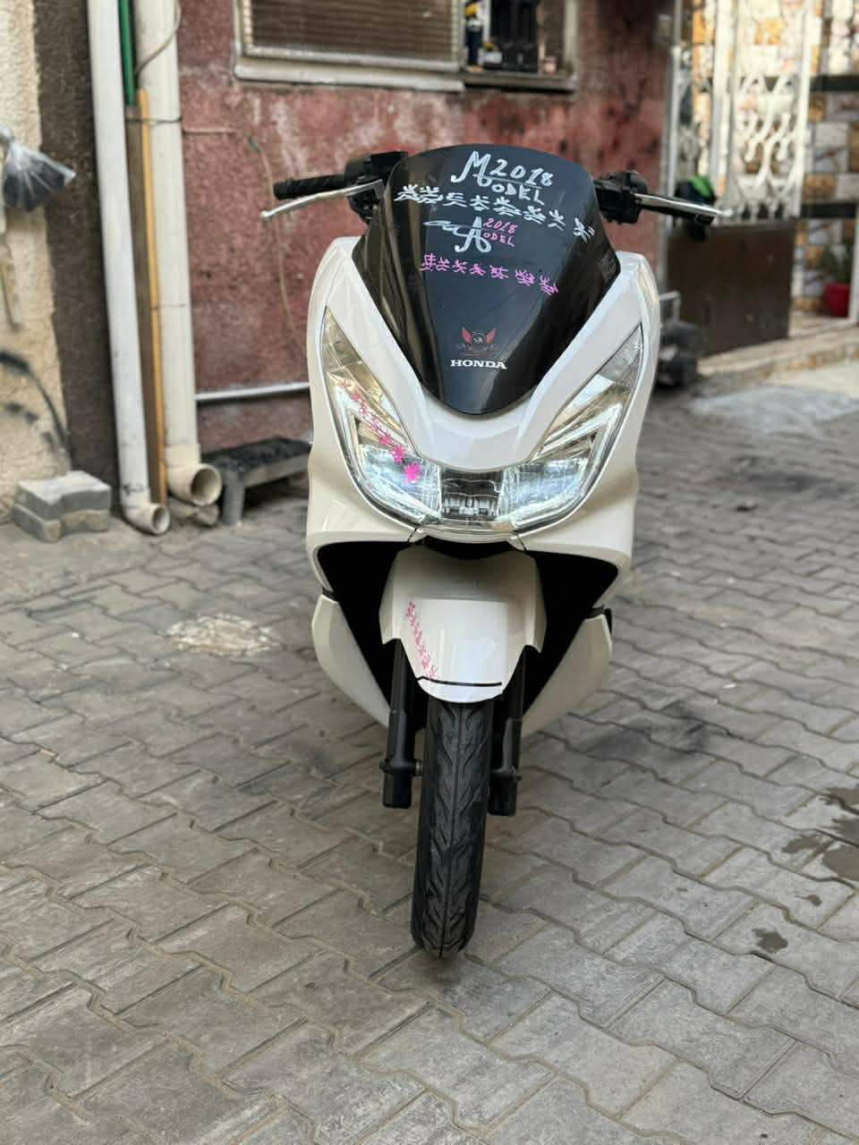 السلام عليكم للبيع دراجه pcxجيل ثاني  ياباني اصلي دراجة مال رمبه ماخذها رمبه الدراجه على ايدي 
الاصلي دراجه جديده مال جناي
الاصلي دراجه كامله أستان كهربائي حساس ازدحام ٢ دراجه جديده الدراجه مكينه لوك برغي ممفتوح بيهه شلعا معدل خير من اللّٰه دراجه تكول جديده بمعنئ الكلمه واحلا من الصور دراجة مكينه مكفوله اي نقص مابيه
السعر ١٣ ورقه    وبيه مجال بصيط 
اي استفسار*********** بغداد الصالحيه بغداد, العراق
