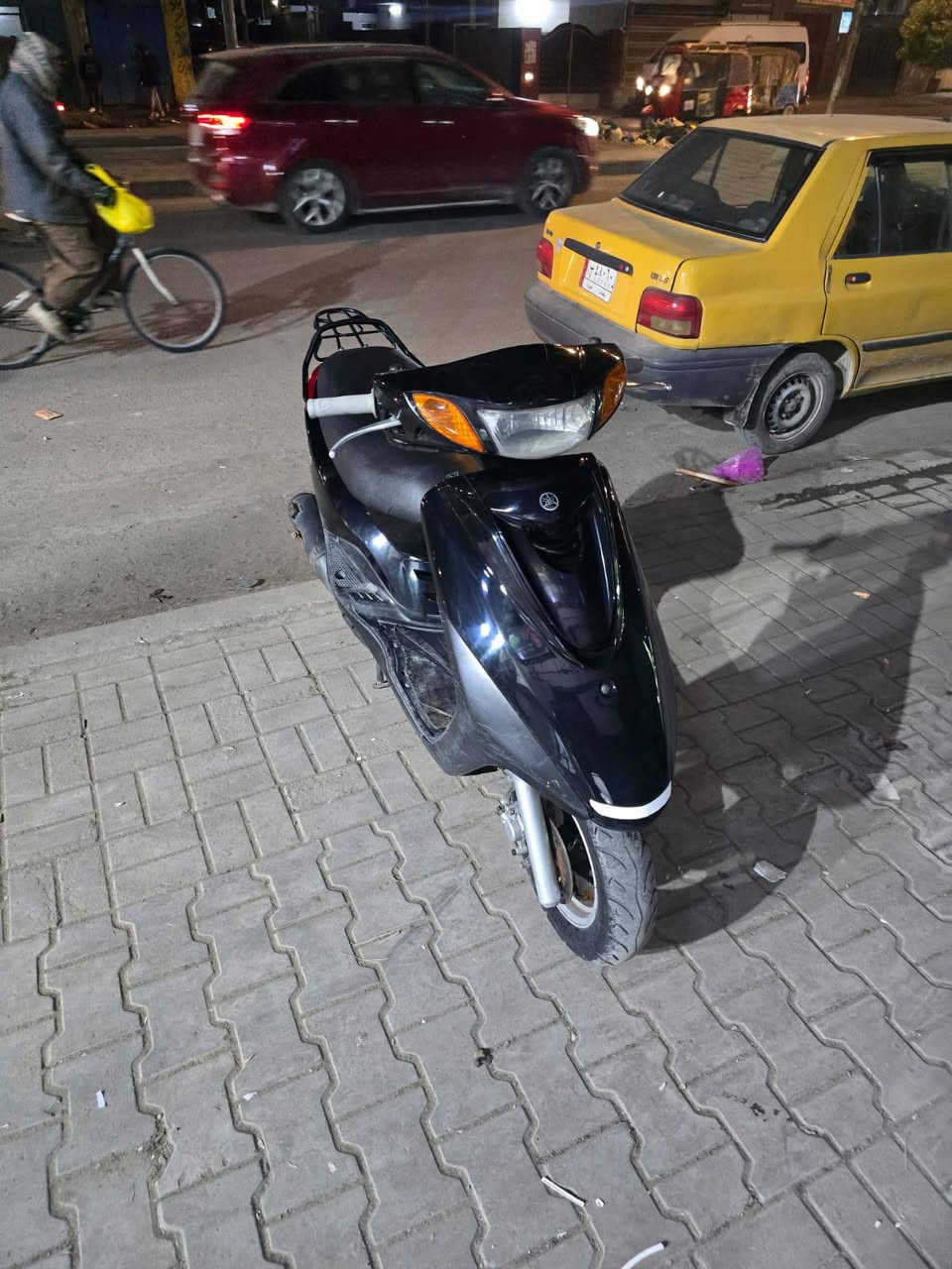 السلام عليكم دراجه فريز ببغاء مال رمبه شيء قليل ماشي بالشارع نقره سلف الشمعه وسخه اوراق وصولي مدفوع قمركها نظافه الدراجه 80 السعر مليون و300 راح اخلي لك رقم الهاتف والشراي يتصل ***********
