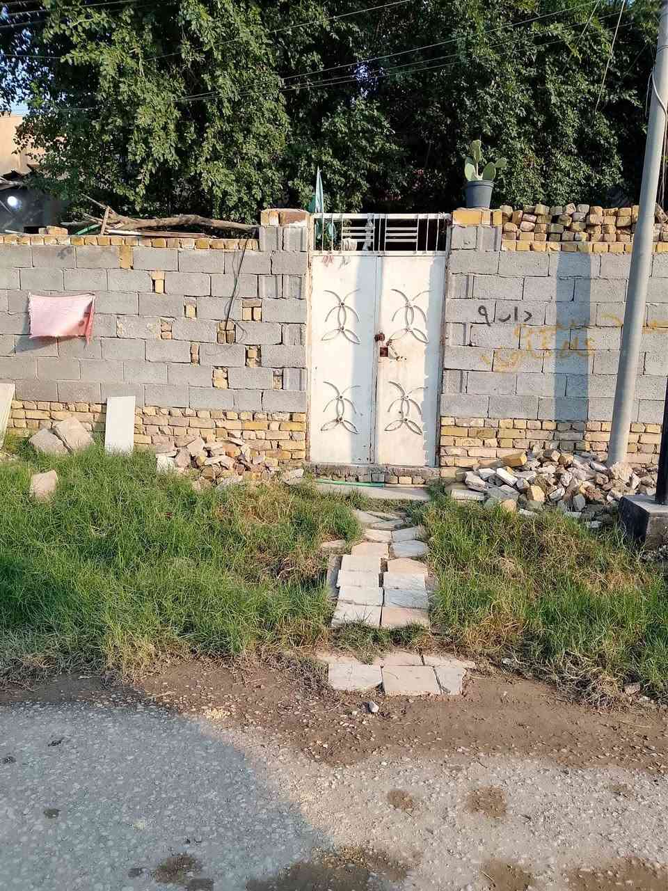 بيت للبيت طابو صرف 
على حديقه مكان جيد جدا المساحه 240
واجه12 ونزال/20
قرب السايلو  
لاستفسار
***********
***********
