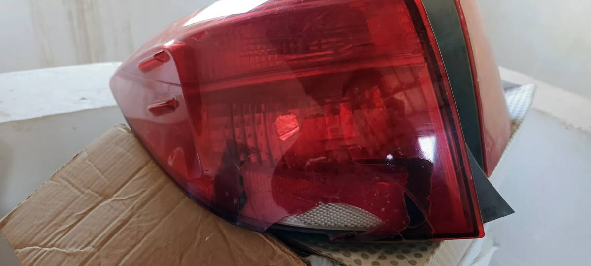 السلام عليكم  غراض كورله قيم باليرضي الله  بس الواقيات مال كورله2021 سعرهن قفل 15
غلاف الكشن هم كاملات ***********
