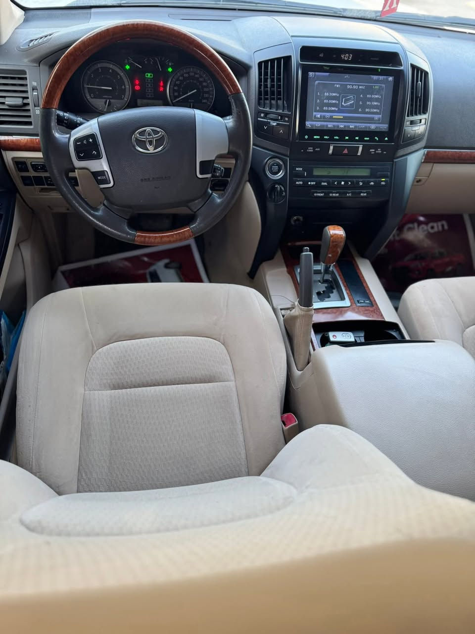 يالله 
سلام عليكم
للبيع لاندكروز(15)ساز ‎
رقم :-اربيل بسمي 
العداد:166الف حقيقي    
المواصفات :-
سلايت 
ثلاجه
مثبت سرعه
تحكم استيرن
8ايرباك
4جام اوتو
حساس امامي خلفي 
كامره خلفي بلادي 
نضام ترحيب بشعار LAND CRUISER
جام امامي بلادي بدون كسر
مرايه شفط
كشن كهربا
فورميكا 
يدات مطعم ابيض استيل بلادي
تبريد مركزي 
اناره جوه كشن بلون ازرك يجي 
تخم تايرات جديد
مرايه فوتو
مرايه خارجي قلاب
كفاله عامه  
زراك لايت
سعرها 420وبيها مجال 
مكان سياره بغداد راشديه 
***********
