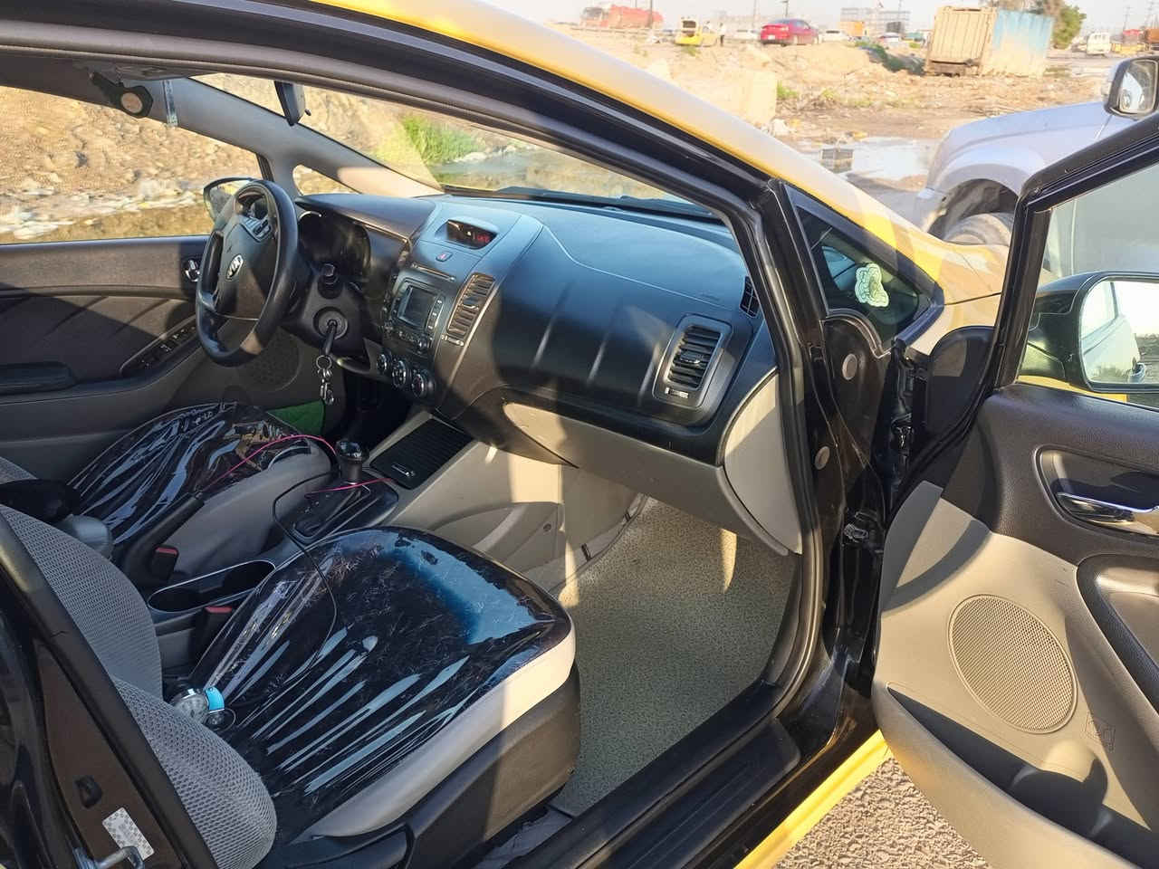 سلام عليكم
فورتي موديل 16 
منظومه غاز 
بسمي مصفره هيه وغرامات
مكينه 1800
سعر 95
وبيه مجال 
عنواني بغداد 
رقمي ***********
