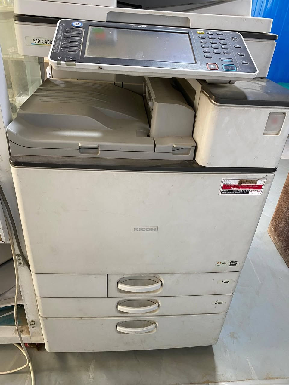 طابعه كامله نقصها بس حبر  سعر  550 وبيها مجال


**إذا كنت صاحب هذا الإعلان وتريد حذفه لأي سبب، رجاءا أرسل رسالة إلى الدعم الفني**