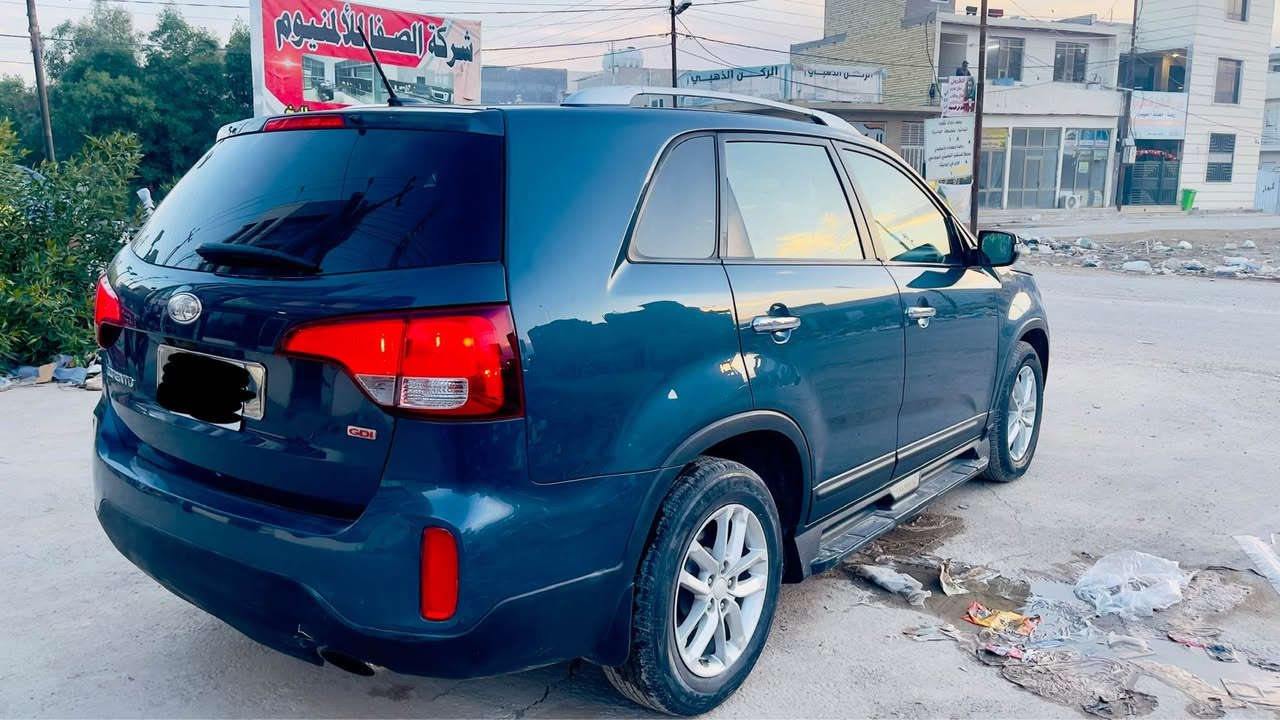 السلام عَليكم 
كَيا سورينتو 2014 
سَيارة نَظيفة 
ماشية 110 الف
شاشة+كاميرا 
تحكمات ستيرن جهتين 
أشاير مَري 
المَكان بغداد الدورة
*********** بغداد, العراق
