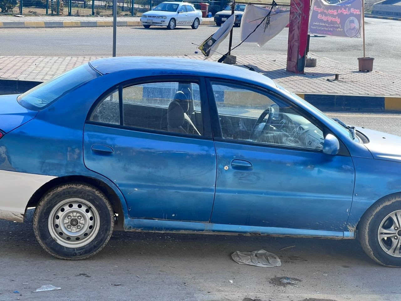 السلام عليكم 
ريو موديل 2004
كير مكينة جيد جدآ 
تتفئه تبريد 
كير عادي 
تايرات جيد 
كشر شوف العين 
سيارة نضيفة 
وخير من الله 
عنوان سيارة صلاح الدين بلد 
الاستفسار ***********
