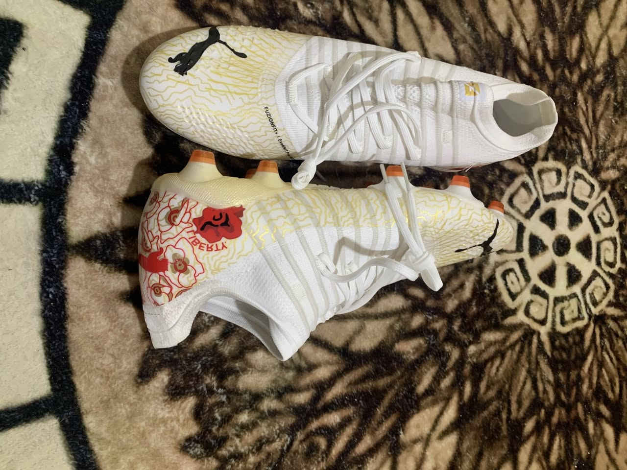 حذاء هذا شكل 
قياس 43فيتنامي


**إذا كنت صاحب هذا الإعلان وتريد حذفه لأي سبب، رجاءا أرسل رسالة إلى الدعم الفني**