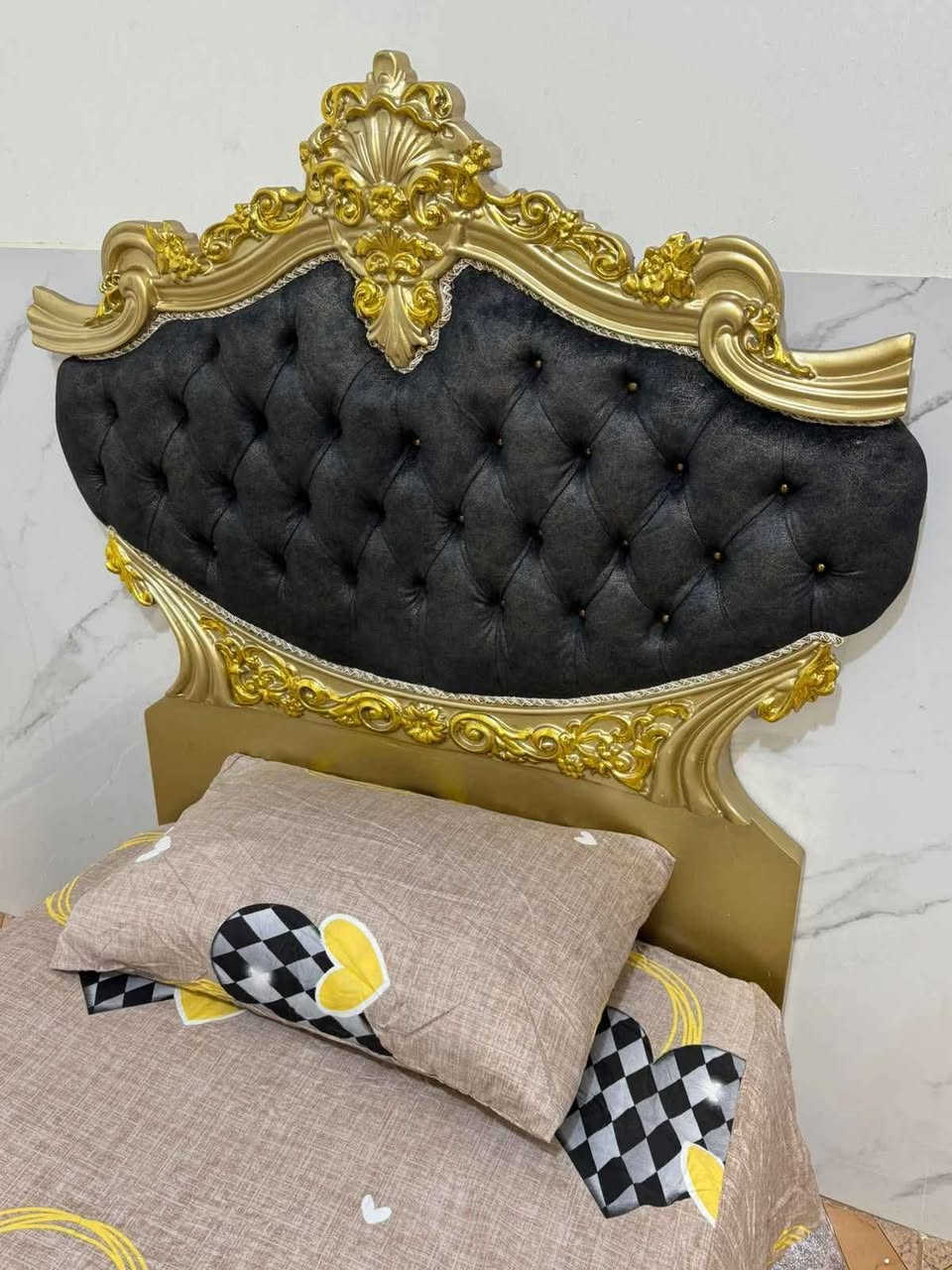 سرير زان مصري جديد غير مستخدم بلتغليف طلاء حرار موجود الوان شغل ثقيل توصاه للحجز اتصل *********** بغداد, العراق
