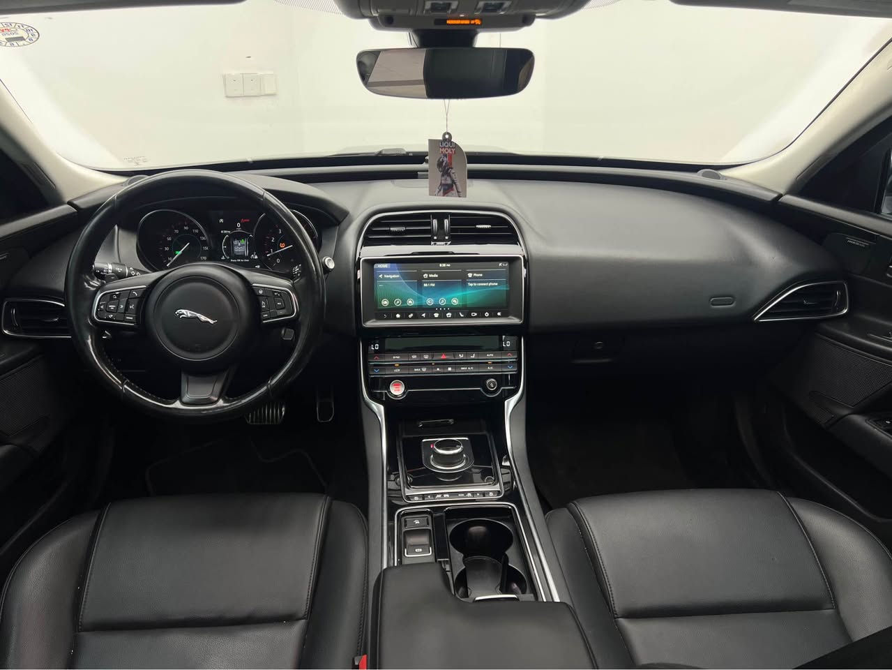 Jaguars XE 2019
جاكوار اكس اي ٢٠١٩

مواصفات S فول مواصفات اعلي فئة
ماشية 69,000 ميل بحالة ممتازة 

مكينة ٤ سلندر حجم ٢.٠ لتر تيربو فور ویل
ضرر السيارة صندوق صبغ  و جاملغ و باب کلیر امریکا بدون دواخل و ايرباك
مكفولة من كير و محرك وكهربائيات

ب  سعر (120$) ورقة و بيها مجال للطيبين

مكان السيارة

دهوك -معرض ارشف R-Shev
رقم51 من معارض التيرمينال 

***********
*********** دهوك, العراق
