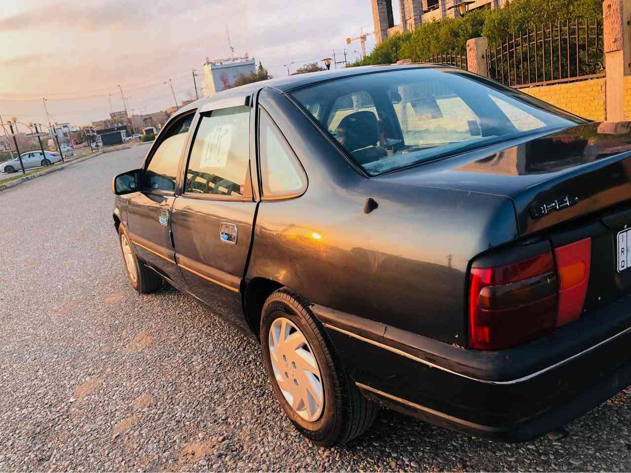 فگترا ١٩٩٢ نظيف كلشي بي اصولي 
حجم ١٦ ..صدر كامل جديد مبدل قبل سبوع باتري جديد تخم تاير مبدل
گير ومحرك بالشرط نظيف صافي اي صوت مابي
سنوية مشروع وطني لحد 2031
السنوية بأسم صاحبي وشرط التحويل 
دفتر بانزين مقدم بيها باقي شهر ونص ويطلع.
تدفئة كهربائيات كلها شغاله
بيها شوي معجون بالباب وبالجامرلغ الايمن ومصبوغة حزام للجمالية.
 سيارة كاملة ماتحتاج اي شي.
السعر ٣٩ وبي مجال قليل.
*********** وتساب. كركوك, العراق
