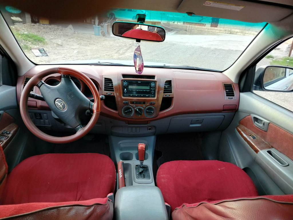 تۆێتا مەرزیە 2011
ئۆتۆماتیک ناو سور
سەنەوی تا نزیکی 2030 نوێیە
بە ناوی خۆمانە
یەک پەڵەی بچوک بۆیاخی هەیە
پێشو دوا کەپس
مەکینەی نەکراوەتەوە
گێڕو مەکینەو ئەکسل بەشەرت
ویلی بیلادی چوار تایەی مەزبوت
هەموو گیانی بەشەرت

سیعر// 188 گەڵاو کەمێ مەجال

شوێن//هەڵەبجەی شەهید
***********
*********** حلبجة, السليمانية
