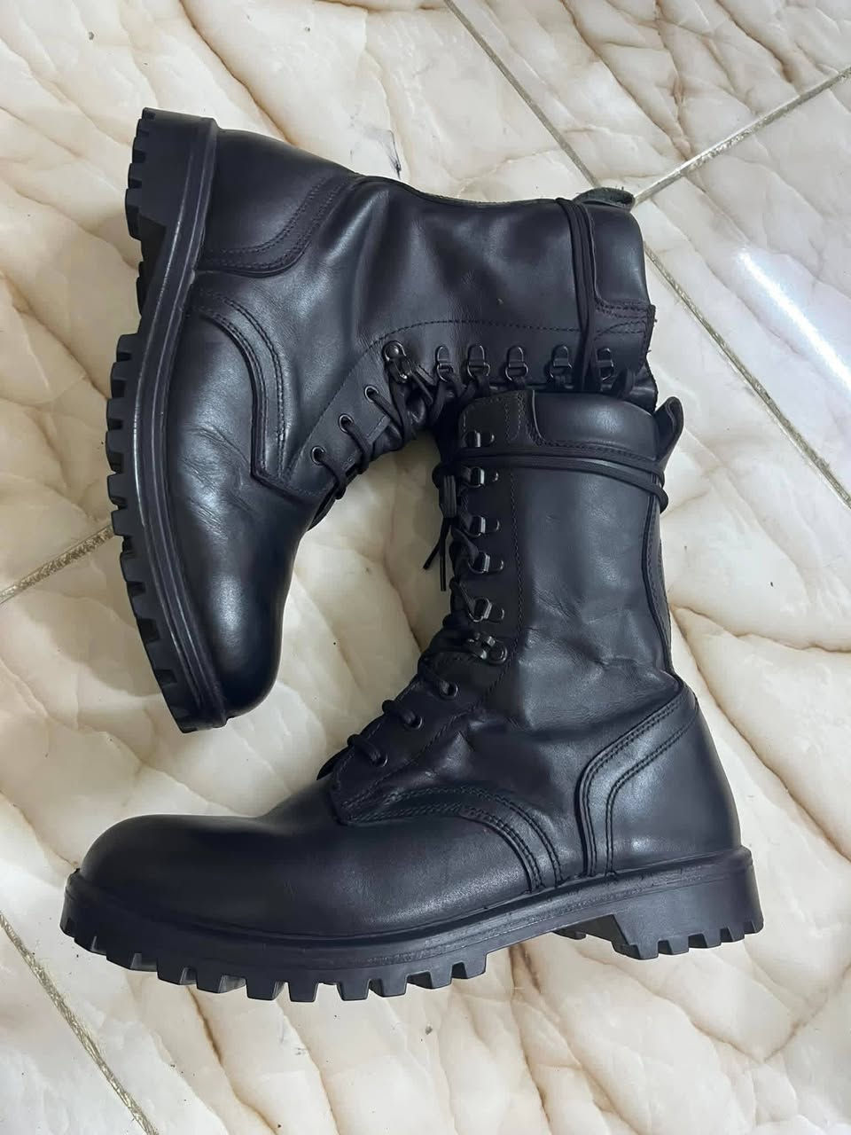 قياس 43 طبي وخفيف
السعر 40 الف مع التوصيل 
***********
