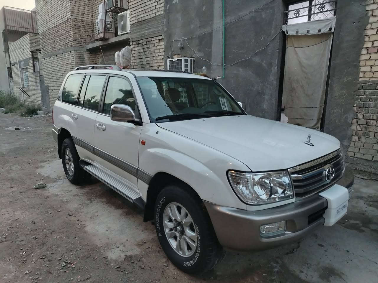 لاندكروزر بغداد بسمي مشروع وطني 2004 مصبوغه عام اوتوماتيك كير محرك خير من الله عنواني بغداد بياع شهداء السعر 120 بيه شويه *********** اوتوماتيك
