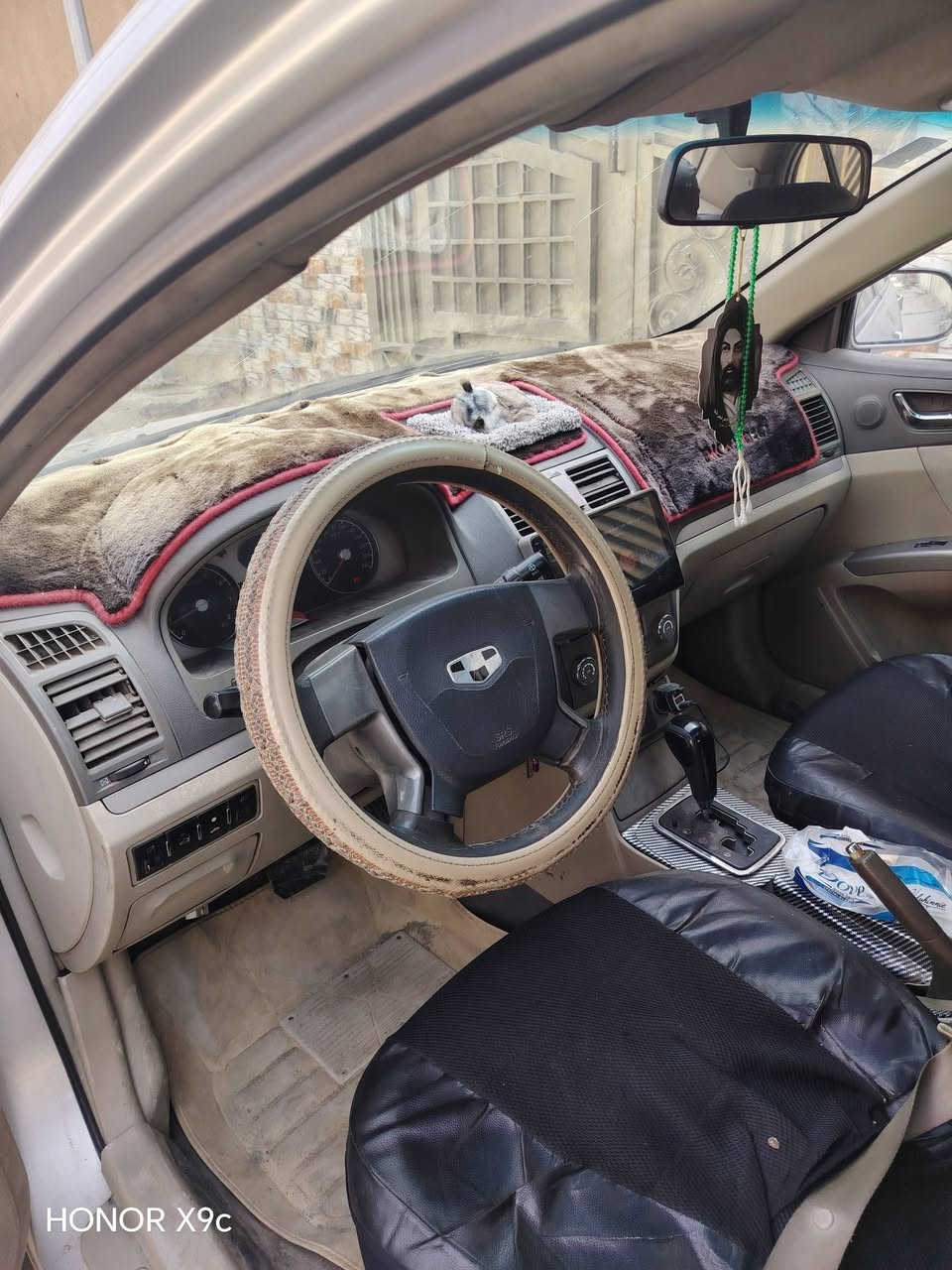 سلام عليكم عندي ام كراند السياره  موديل 2012ماشيه 150الف بسمي تحويل ثاني يوم بيها طخه بسيطه ومصلحه مكاني الثانيه السعر48 وبيها مجال قليل***********
