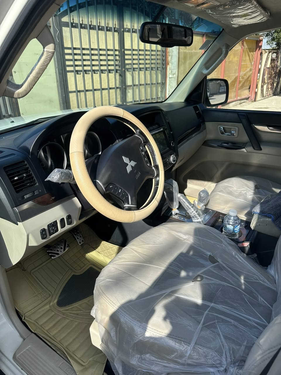 سلام عليكم باجيرو 2013 سياره كفاله عامه شرط سونار مكينه3500 تخم تاير جديد صدر خير من لله إس ستفسار *********** ملاحضه اني مكلف بل نشر
