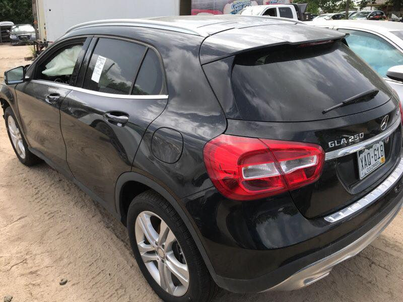 سلام عليكم مارسدس Gla250 مديل 2017 سياره فول بانوراما كشنات كهرباء تدفئه صندوك كهرباء فول الفول رادار جانبي رقم اربيل سنويه مضلل لمدة سنه كامله  معروضه لبيع او المراوس 
السعر 16.500


**إذا كنت صاحب هذا الإعلان وتريد حذفه لأي سبب، رجاءا أرسل رسالة إلى الدعم الفني**