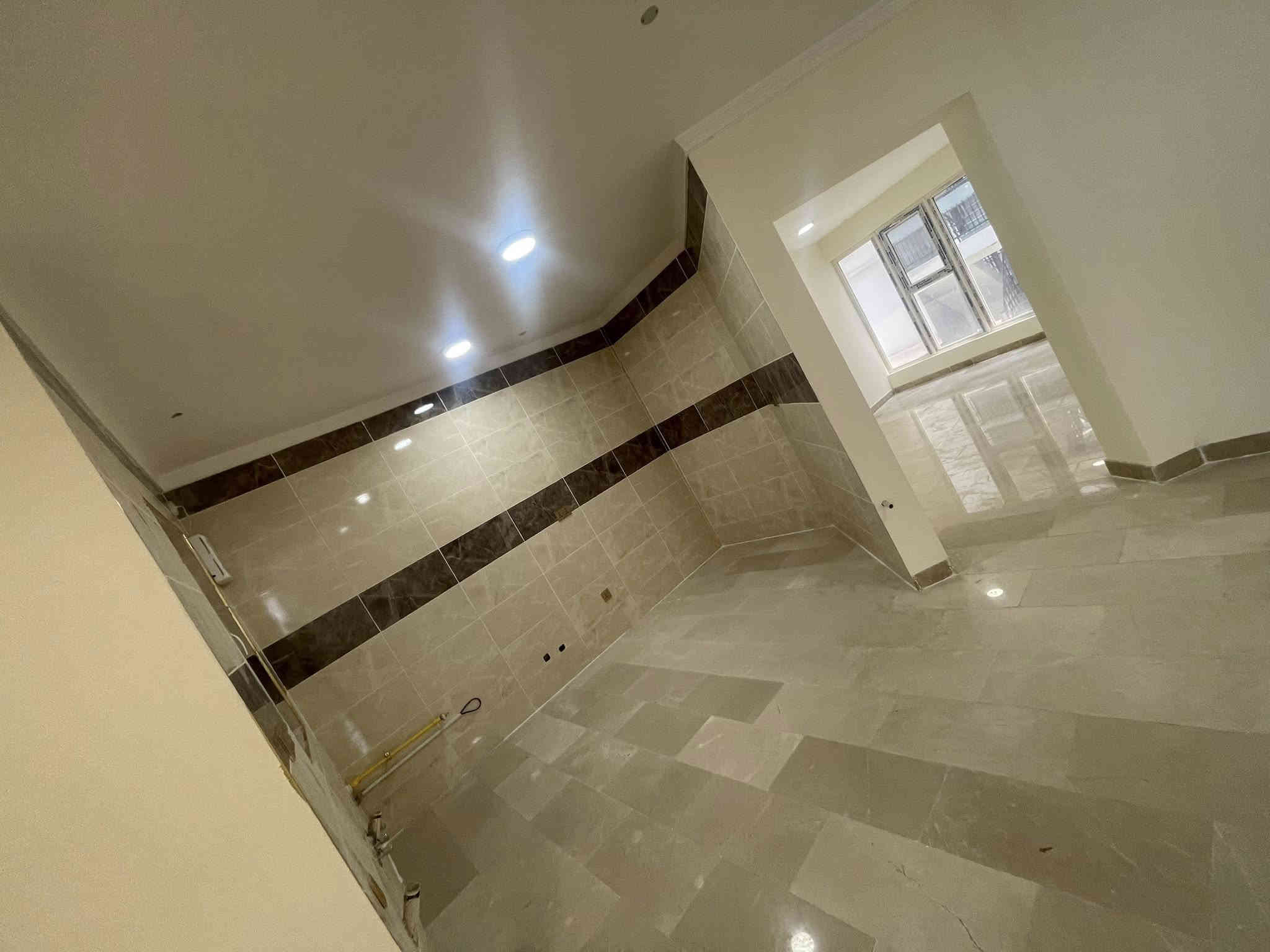 شقه 152 متر مربع للبيع نقدا
واقع حال 130 م
مجمع ابن فرناس في التاجيات مقابل معهد النفط العربي قرب جسر المثنى
بناية B1 طابق خامس تفاصيلهة ( صالة كبيرة ، هول مفتوح على المطبخ ، غرفتين نوم ، حمامات عدد 2 ، منور ، بالكونة )
البنايه جاهزه ومسكونه ومتوفر كل الخدمات ( سكيورتي وماء وكهرباء ومدارس ومصاعد وساحات ومول قيد الانشاء ونادي ترفيهي ،…)
سعرها بالشركه 158500000
ابيع نقد 152 مليون الشقة مسددة بالكامل وجاهزة والاستلام مباشر
مجهزة بكاونترات مطبخ مع طباخ مع مفرغة هواء مع مغسله مع سخان مع اجهزة تبريد عدد 2  
اللي يحب يتصل مباشر 
***********
ابو مصطفى
