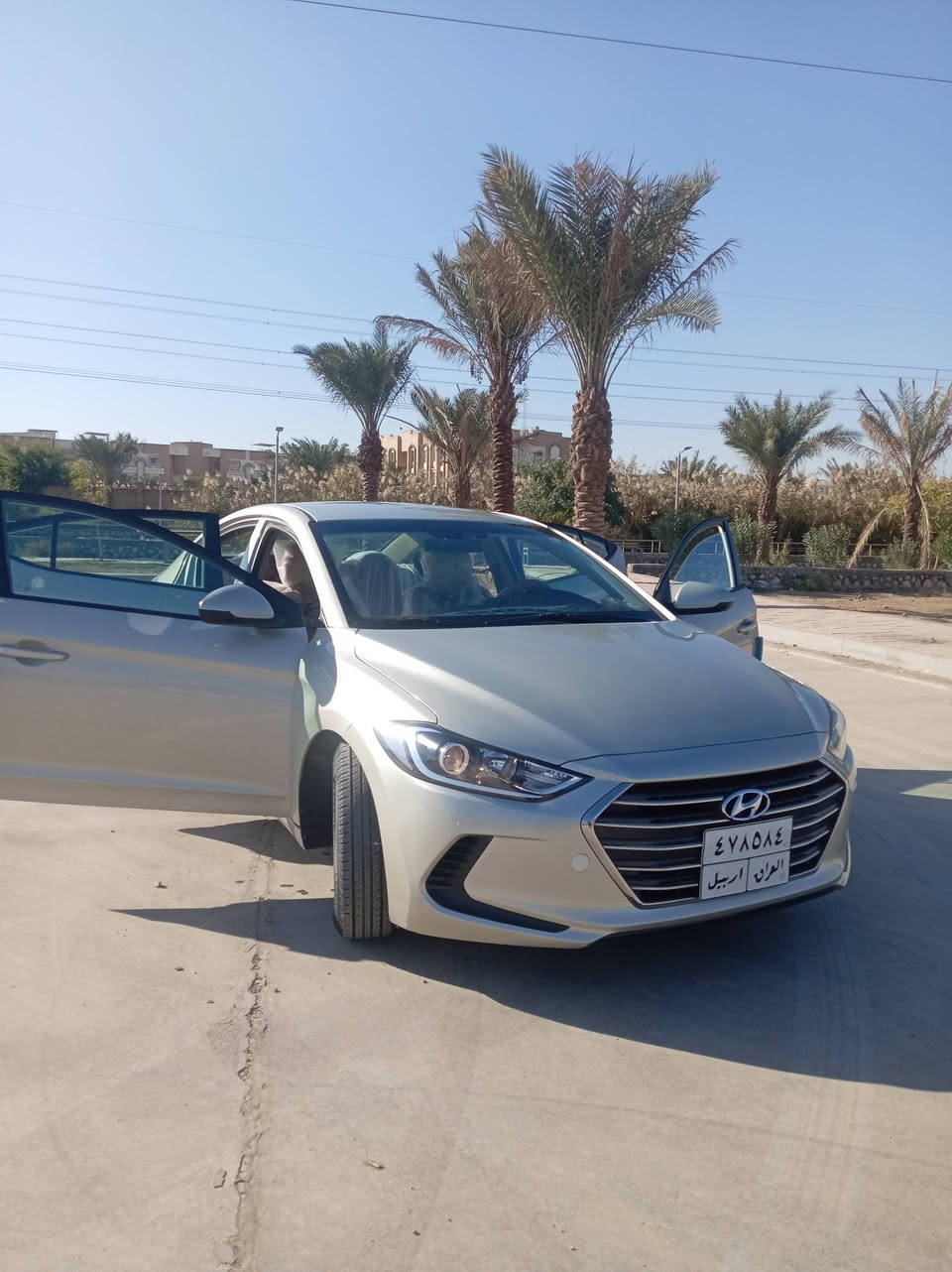 من رخصت الأدمن
النترة 2017
وارد امريكي 
محرك حجم 200 دوش 
رقم اربيل 
ملاحظة السيارة جديدة بمعنى الكلمة مالت جناي مابيهه ولا قطعة تبديل 
بيهه صبغ بنيد وباب ايسر ومكان الرقم قبق الجنطة
السعر 120 بيهه مجال حك الجيه 
اني مكلف بالنشر مكان السياره النجف الاشرف 
رقم صاحب السيارة ***********
***********
