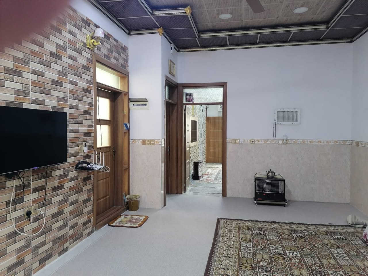 #دارللبيع
خانوو بو فروشتن له گه ره كى ئازادى نزيك مزگه وتى ئازادى 

روبه رى 181 متر طابو ملك صرف 

پيكهاتوه له :- 2 ژور نوستن - هول - ميوان - مطبخ - گه راج

نرخ 135 مليون 

بوزانيارى زياتر په يوه ندى بكه ن به عقارات ستار اكرم بازرگان

📍ناونيشان : كه ركوك بازارى ئازادى ته لارى ئاسو

***********
***********
