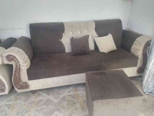 السلام عليكم تخم خفيف 4 قطع سعر 200 الف
ثلاجه شغاله ثلج 150 الف 
سبلت ميديا حار بارد انفيتر طن 400
سبلت رويال الرحماني حار بارد انفيتر 400
ثنينهن على 5 مراحل تحكم الميديا يبدي من المديا من 3 امبيرات يبرد ورويال من امبير ونص يبرد 
عنواني الشعب الديوان ماعندي خدمه توصيل 
اليحب يتصل ***********
