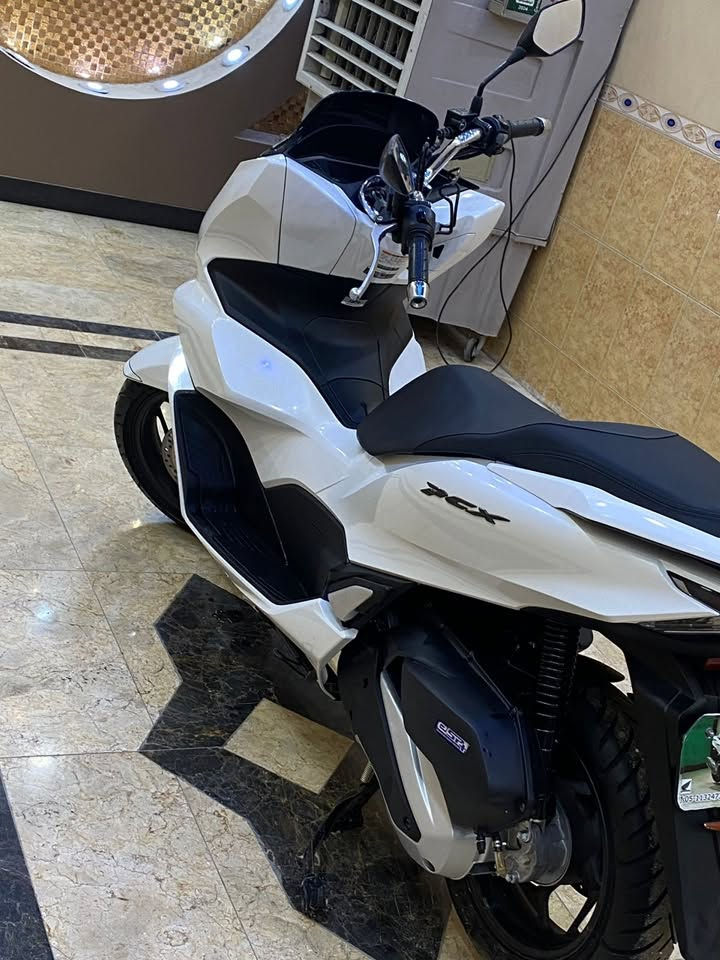 سلام عليكم. هوندا pcx الجيل الرابع
2023ام العلايم السود (ياباني اصلي )
حساس ازدحام 
حساس استان. كهربائي 
النضافه 100‎%‎100
بصمه عدد 2 مفتاح طوارءى 2
ممشى 9 الف قابل لزياده 
الدراجه مكفوله كفاله عامه من كلشي ماخذه زيرو 
العنوان  بغداد مدينه الصدر شارع الداخل 
للاستفسار ***********
ملاحضه غير متواجد على الفيس
