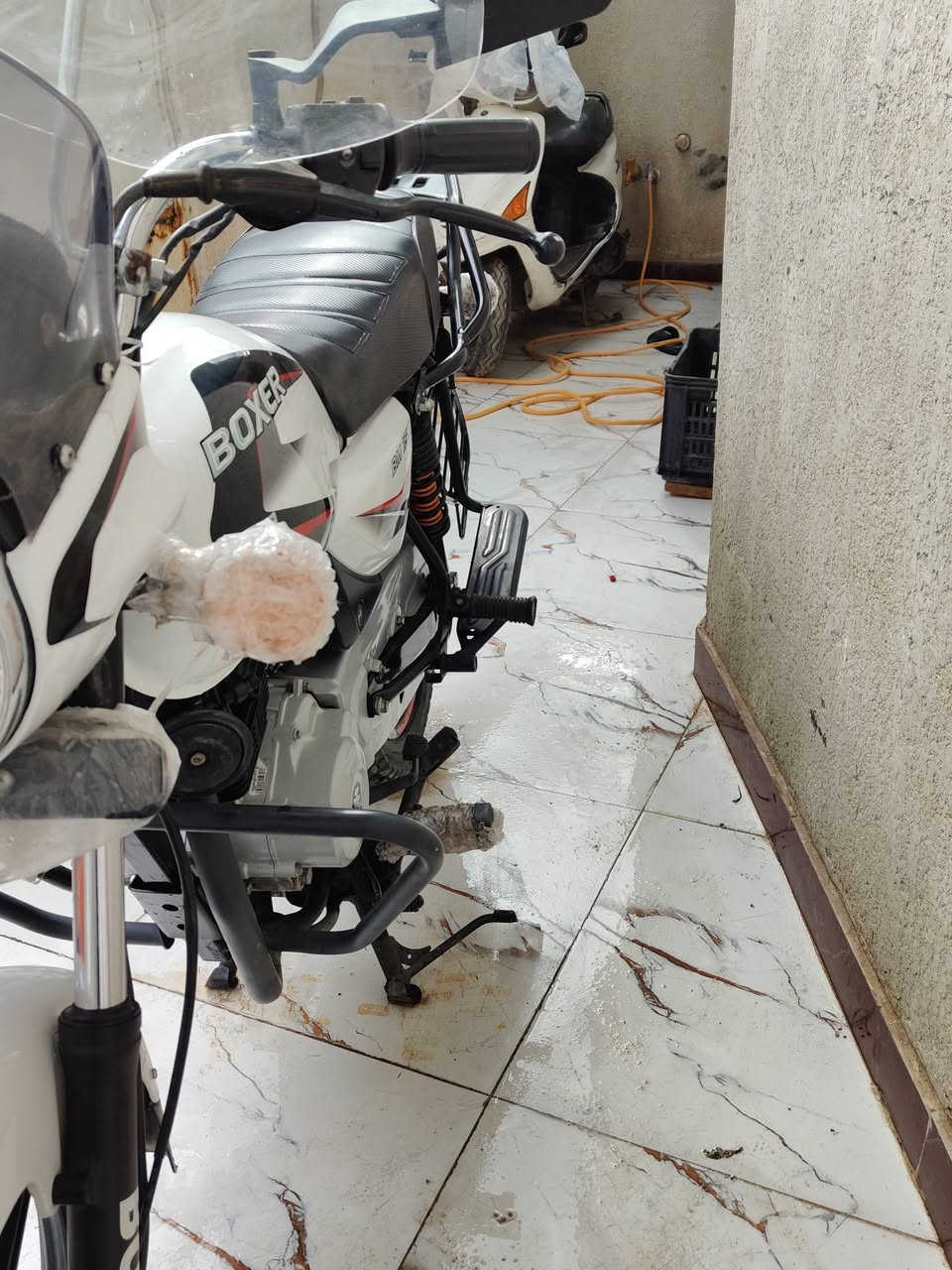 السلام عليكم بوكسر موديل 22 أوراق اصولي دراجة نظيفة المكان المجر الكبير حقل الثالث السعر خاص ***********
