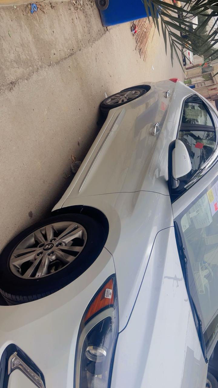 السلام عليكم لبيع لنتره 2018 وارد امريكي مكفولا كفله عامه معده بس لبنيد مصبوغ فقط سيارك كله ليبل واحد مكينه وكير مكفولت برغي مامفتوح بين شرط سياره ماشيه 110 حقيقي وكامله من جميع نوحي وبلعفيه على ليخضه السعر 130 وبيه مجال بصيطالعوان بغداد البلديات ماتوجد على لفيس رجان لحد يراسني شراي تصل ويدلل رقمي ***********
