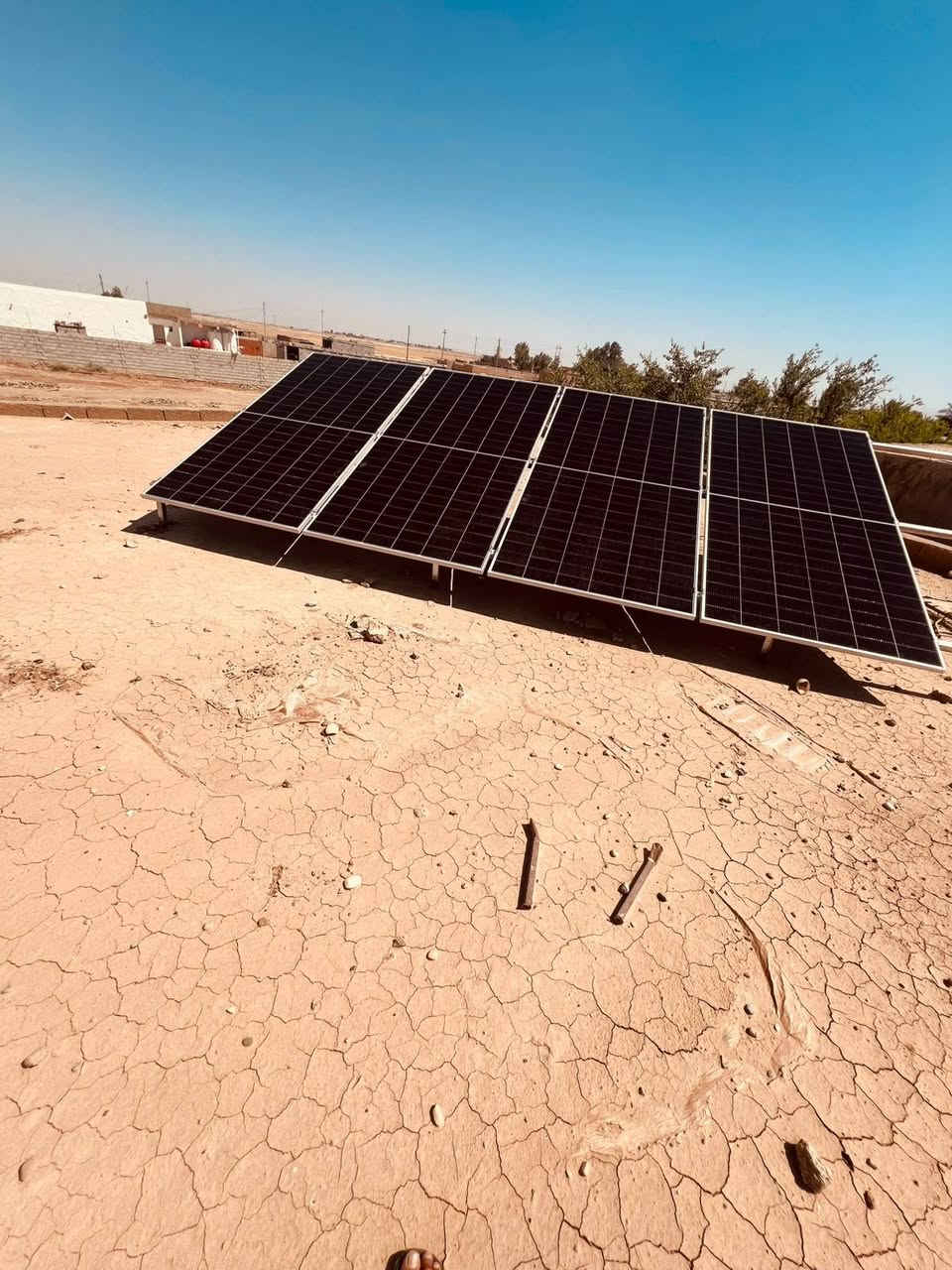 اليوم الجمعة الموافق 05/06/2026
تم بعون الله إكمال نصب  وتشغيل منظومة للطاقة الشمسية في #قضاء #مندلي. #الندا 
_ تجهز 8 أمبير نهارا  6 أمبير ليلا وتتكون المنظومة من:-
1-ألواح شمسية عدد 4 قدرة اللوح الواحد 640 واط
2- بطارية نوع ليثيوم قدرتها 6  كيلو واط
3- أنفيرتر  قدرته 6 كيلو واط
4- بورد خاص بالمنظومة متكامل الحماية
5- هيكل حديد مغلون مقاوم للصدا

#ملاحظه: لانعمل ببطاريات التجميع الرديئة

بإدارة عمر ياسين 
وحسن سالم
للأستفسار أكثر الأتصال او مراسلة الأرقام  التالية. ‏
***********
***********
