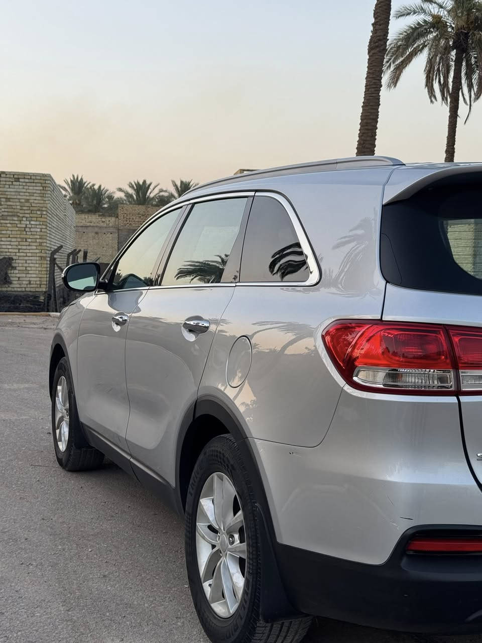 سياره سورنتو ورارد امريكي
حادثه قطعه جاملغ امامي
أربعه سنلدر 
محرك GTi
لون سلفري موديل ١٧
سياره خمس راكب
تخم تاير جديد
ويل حجم ١٧
حداديه نضافه ٩٠ بل 💯 
مكينه مكفوله
كير مكفول
تحكم سترين 
قطعتين تبريد
تدفئه تبريد مكفول
عنوان كربلاء العطيشي
سعر سياره ١٦٠ وبيه مجال
استفسار ‭***********
