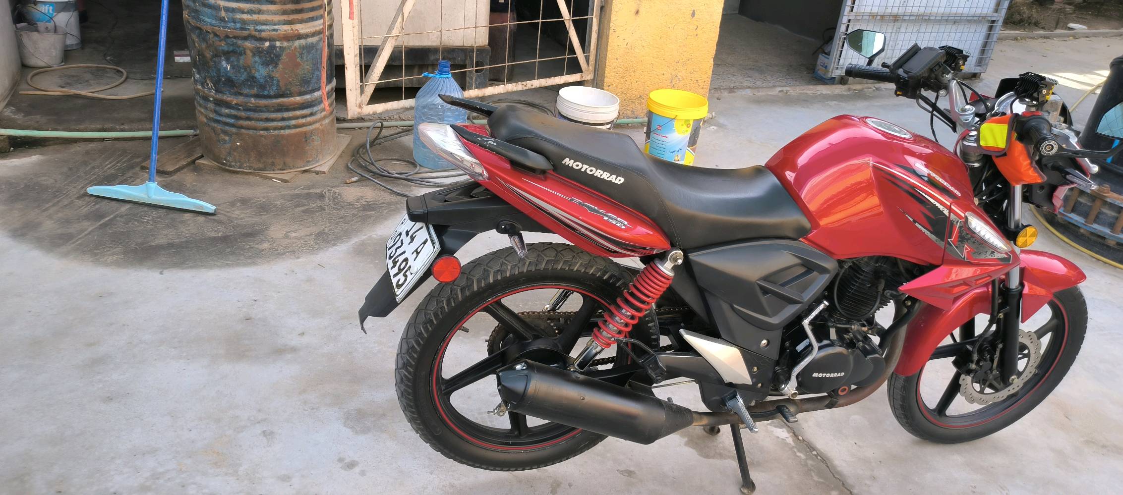 سلام عليكم دراجه نفس ال rk رقم ونسويه بسمي ماشيه تقريبا 5000 موديل 24 المكينه ع وضع الشركه مملعوب بيها ولا مجفته سعر 2 مليون قفل شرط لتحويل 