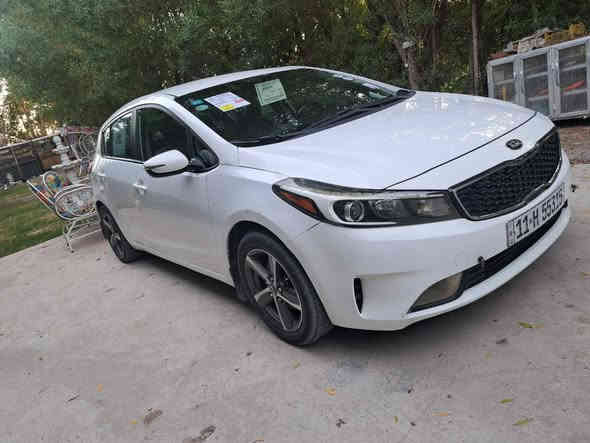 كيا فورتي موديل ٢٠١٧  محرك جبير رقم بغداد النكليزي الجديد بسمي وارد امريكي حادثهه بل منشور صور الحادث السيارة حلوة وناعمه ومابيهة اي نقص تخم تاير وصدرين جدد كير ومحرك وتبريد مكفولات مكاني بغداد الغزالية 
السعر ٩٣
رقمي ***********
