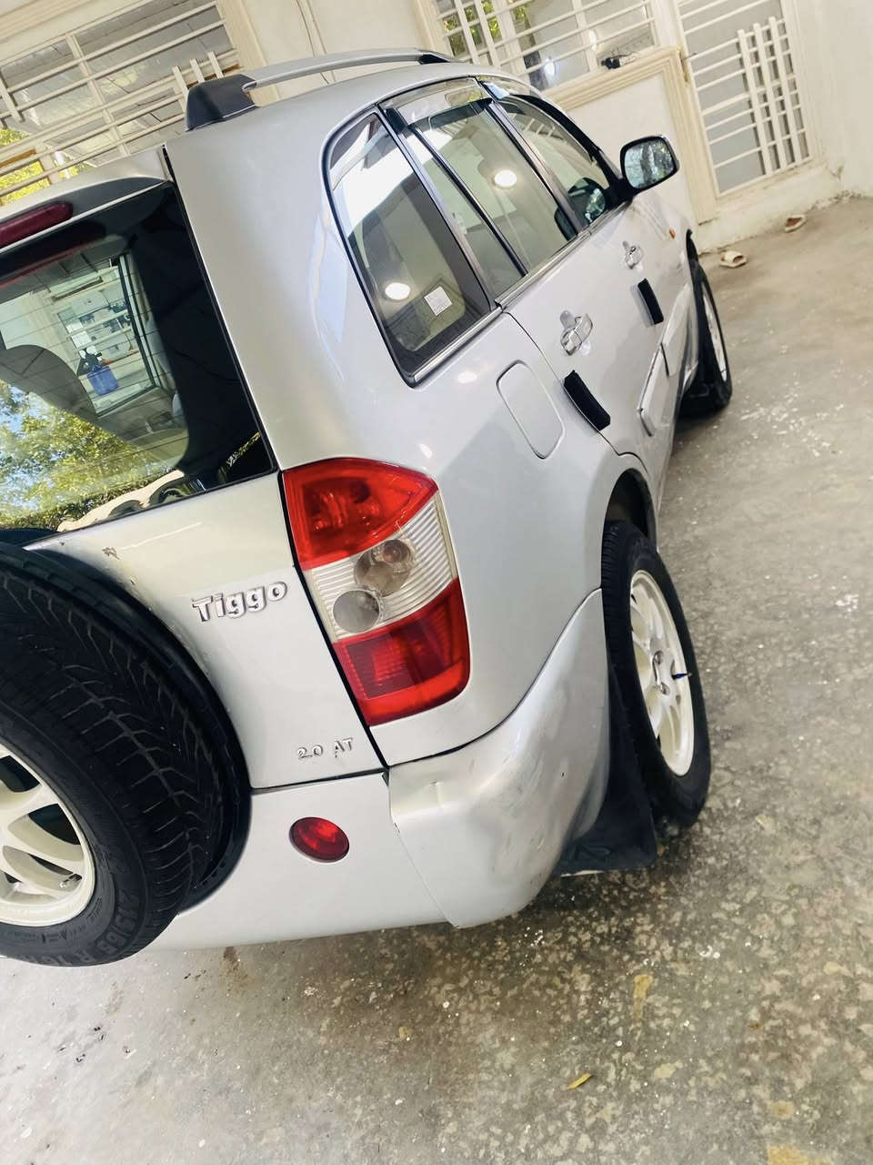 • للبيع شيري تيكو
الموديل: 2011
المحرك: 2000
الكير: أوتو
الممشى: 125,000 كم
مبدل كير فرنسي - كلش ممتاز وسريع السيارة كلها شغّالة، ما بيها أي نقص
 كهربائيات كاملة وشغّالة
مكينة كلش ناعمة وكير بحالة ممتازة ل تبريدها كلش ممتاز ثلج ❄️ 
السيارة جاهزة للاستخدام بدون أي صرف مابيها اي نقص ملاحظة: كير ميكانيكي وليس كهربائي
المكان: بغداد
السعر: ٦٠ وبيها مجال او مراوس بسيارة وادفع فرق
واتساب : ***********
اتصال : ***********
