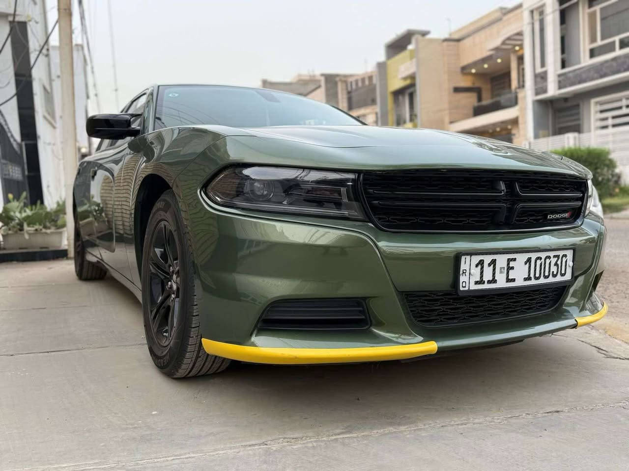 السلام عليكم للبيع او مراوس جارجر 23 زيتوني رقم بغداد مميز sxt ماشيه 43 حادثها صفح بابين وجامغ وجامغ رش توحيد لون بيع او مراوس النترا او k5  مديل 21 وفوك
