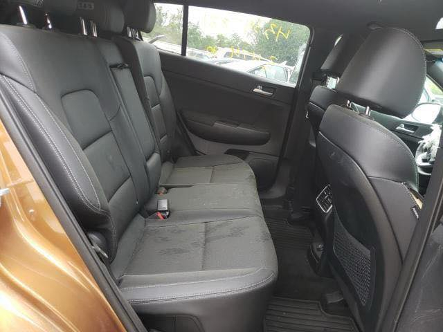 السلام عليكم اسبورتج موديل 2020
محرك 2400من فئة sصور الحادث واضحة 
السيارة ماشية 67الف ميل مكاني بغداد بلديات 
السعر 160$ورقة وبيهة مجال تعال وتأمر 
رقمي *********** نت موجود بي
