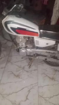 دراجه ايراني للبيع السعر 400 كايمه بدون اوراق 07718342026