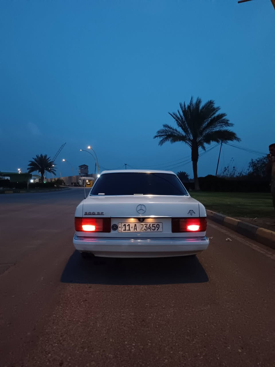 سلام عليكم مرسيدس جانبو للبيع موديل 1987 سنويه ل28بسمي رقم بغداد انكليزي هزه جديده كير مكينه بلاد تخم تاير جديد صدر أمامي خلفي جديد غرفه جديده كهربائيات كله شغاله تبريد شغال فتحه سقف عليه ادامه كامله من نوزل فيت بم فلتر  دبل مروحه دبل هورن كير ومكينه مكفولات السعر 75 وبيه وبيه مجال او مراوس حسب القناعه رجأ لحد يكسر بحلال العالم تشتري اتصل وتدلل ماتشتري اذكرنه بكلمه طيبه لاتصال *********** مكان بابل
