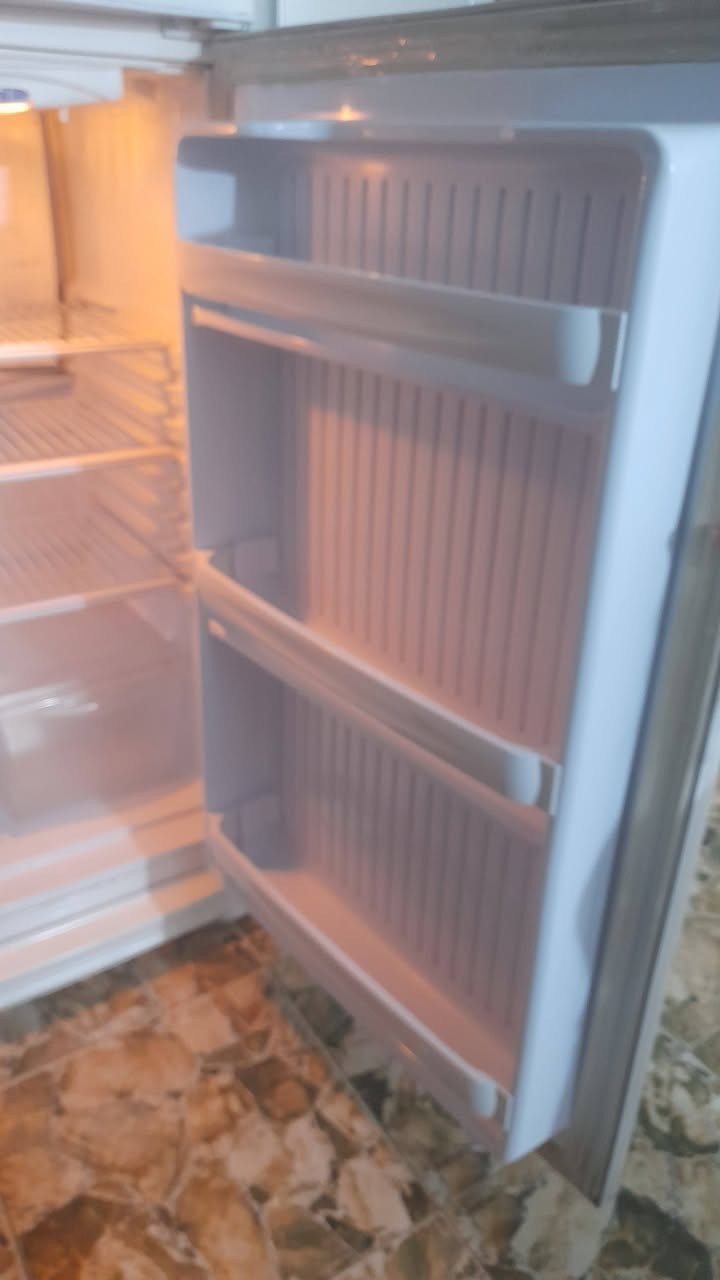 ثلاجه للبيع ٢٤ قدم السعر ٣٥٠ مكان زعفرانيه


**إذا كنت صاحب هذا الإعلان وتريد حذفه لأي سبب، رجاءا أرسل رسالة إلى الدعم الفني**
