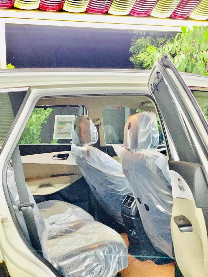 السلام عليكم
سيارة نضيفة وحلوة وجديدة
سورنتو خليجي 2019 رقم بغداد بأسمي شخصياً 
6 سلندر
7راكب 
بصمة تشغيل وابواب
جنطة كهرباء شفط
بردات بلادي
مري شفط
3قطع تبريد
كشنات جلد
كشنات كهرباء
حساس امامي خلفي
شاشة كبيرة 
كامرة خلفية
لايت زينون
بك لايت LED
تحكم ستيرن جهتين
ترحيب عند الاقتراب

السيارة مكفولة 
كير مكينة بلاديات على وضع الشركة 
السيارة ماشية 110 الف كيلو 
كاملة مكملة متصرف عليها دينار 
السعر 250 للاستفسار ‭***********
