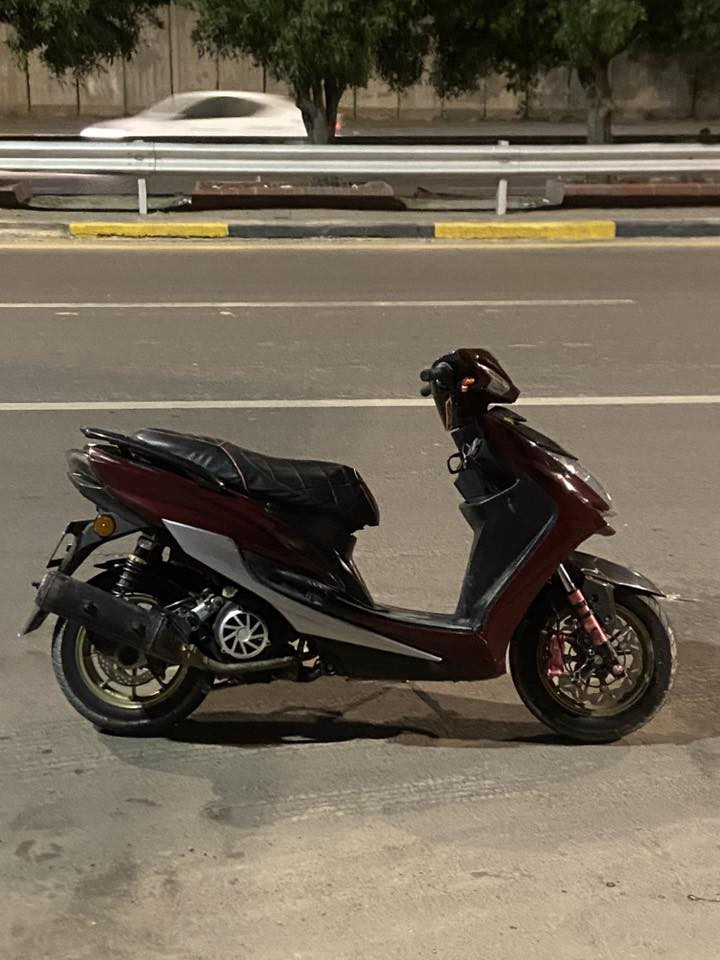 سلام عليكم دراجة سكنس شمعة كوري امزوعة الدراجة  تزويد بيها مكينة رياضية ٥٨ 
1:بيها كلجات رياضي
2:بيها قبق فلاوين
3:بيها ستان صفح رياضي 
4:بيها يدات بريك رياضي 
5:بيها شمعة رياضية
6:صدر امامي وفج وصينية رياضي
7:بيها دبلات خلفية رياضية
8:بيها اشاير رياضية
9:بيها ويلاة امشيف رياضي 
10:بيها قبق بانزين رياضي
11:بيها نوزل رياضي ١٠ زروف
للتواصل على الرقم ***********
العنوان بغداد الحرية
