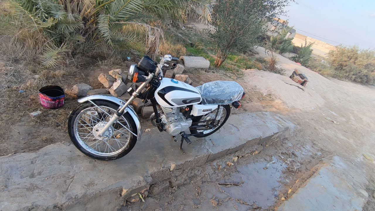 السلام عليكم دراجه شلامجه اصلي للبيع مفتوحه ولفات وبيه صوت مادري صارله هواي مامئثر عليه مكان شطره تعميره 25 شغاله كله لايتات اشاير بك لايت كله كامله دك هندر واطلع سعر خاص دراجه كلك كلك كلك كلك كلك ***********
