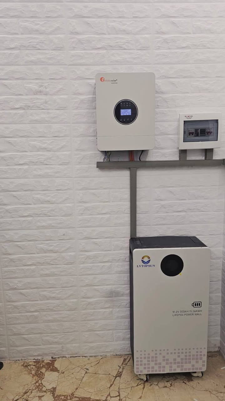 تنصيب منظومة طاقة شمسية بواقع 16 امبير نهاري 12 امبير ليلي في ناحية الزوية من قبل شركة كولدن بور للطاقة الشمسية فرع-ناحية الرياض  .
العنوان ناحية الرياض داخل معرض ابوياسر الشاطي.

للاستفسار:
*********** مهندس ياسر الشاطي
