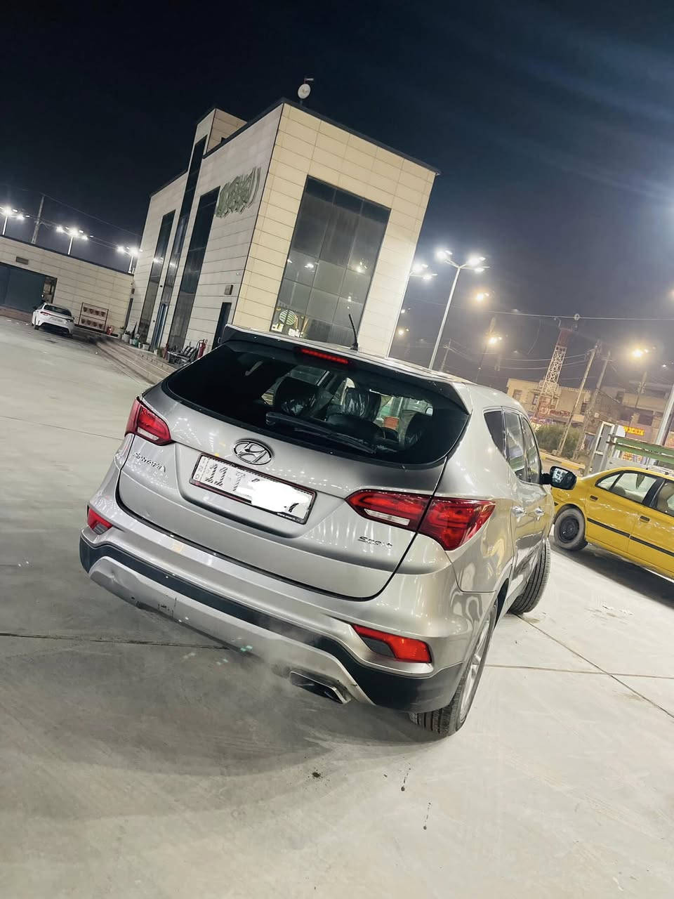 السلام عليكم سنتافيا موديل 2018 
سياره وارد امريكي حادث جاملغ وبنيد بدون دواخل سونار مرفق مع الصور رقم بغداد باسمي 
ماشية 69الاف 
نص مواصفات 
تحكم ستيرن 
تلاث فئات قياده 
تخم تاير جديد 
دوشمه جديده 
كير مكينه مكفولات 
تبريد ثلج 
كامره خلفيه 
شاشه 
قطعتين تبريد 
مكان السياره بغداد البلديات 
الشراي يتصل*********** ما متواجد على نت
