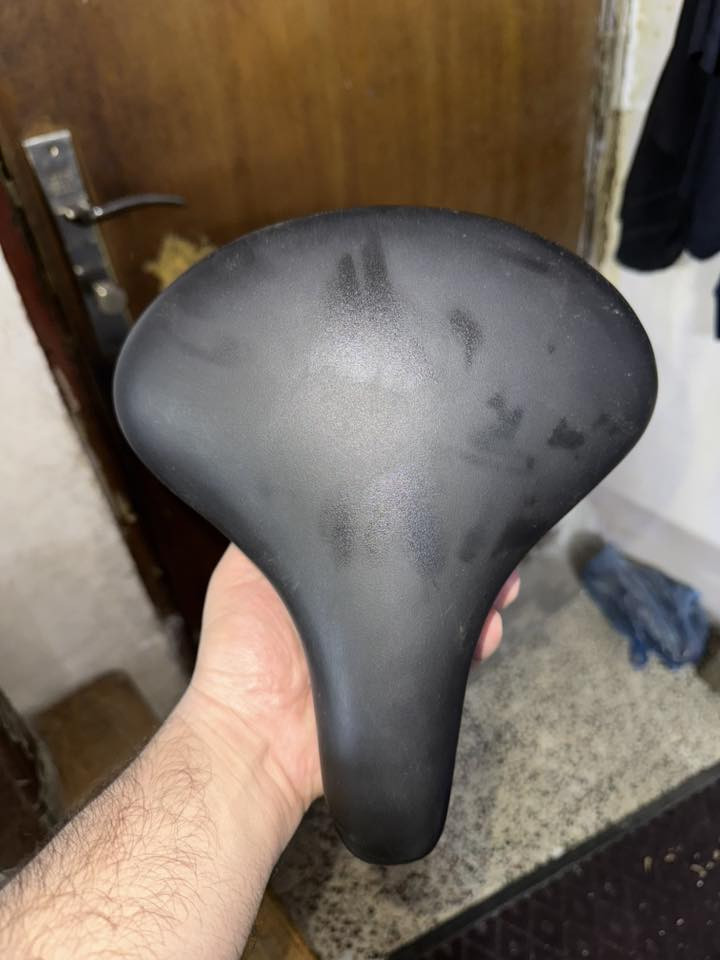 السلام عليكم
بايسكل ياباني للبيع ب240 الف 
ما مستخدم شي قليل 
بيه ضوء ميكانيكي 
وب حالة جيدة 
مكان الكاظمية 
واتساب ***********
