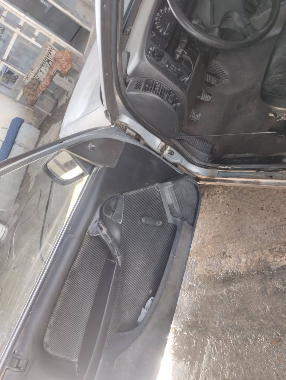 اوبل ستيشن موديل 87رقم انبار سنويه 26بسم صاحبي تريد وكاله خاصه تريد تحويل سياره مال عماله تفيد بلاديه بدون صبغ مسمكره بدون صبغ بيه طخه بل باب السايق وبيه بل جاملق الخلفي موظح بصوره كير عادي اقتصاديه متصرف محرك محور لكنزه يبخر ياكل تجفيت بزايد 300الف ينزل من سعر السياره 
مكاني فلوجه حي شهداء يم جامع الشمري 
سعر16وبيه مجال اكفلك بتتحويل وبصوليات وغرامه الباقي كوم حديد سياره شغاله كبل لشارع 
ملاحظه للبعض مو لكل جماعة ال 10ورقات لتعلق اعبر المنشور لتكسر بحلال الناس 
متواجد وتساب و وفيس 
***********
***********
