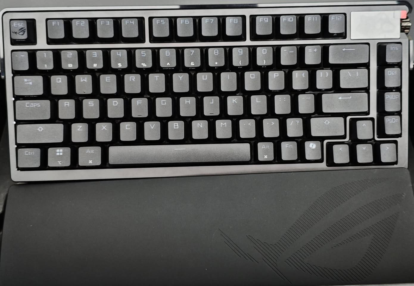 Asus Rog Azoth Extreme كيبورت اصالي 
السعر ٣٠٠٠٠٠ الف


**إذا كنت صاحب هذا الإعلان وتريد حذفه لأي سبب، رجاءا أرسل رسالة إلى الدعم الفني**