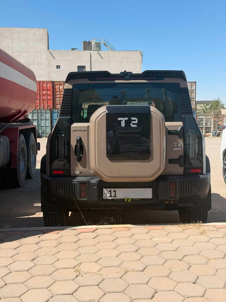جیتور T2 LUXURY موديل 2025 للبيع
اللون الخارجي: صحراوي مغلف PPF مطفي بضمان 12 سنة
اللون الداخلي: زيتوني وبرتقالي
رقم بغداد
المحرك: 4 سلندر 2000CC تيربو
العداد: 26,000 كم
ضمان 10 سنوات من شركة هارلم
الكماليات:
 غلاف يدات ابواب بلون اسود + شباك راديتر للحماية + جناح خلفي + أرضيات حوضية + قاعدة رقم
السعر: 38,750,000 د.ع.

للإستفسار: ***********
