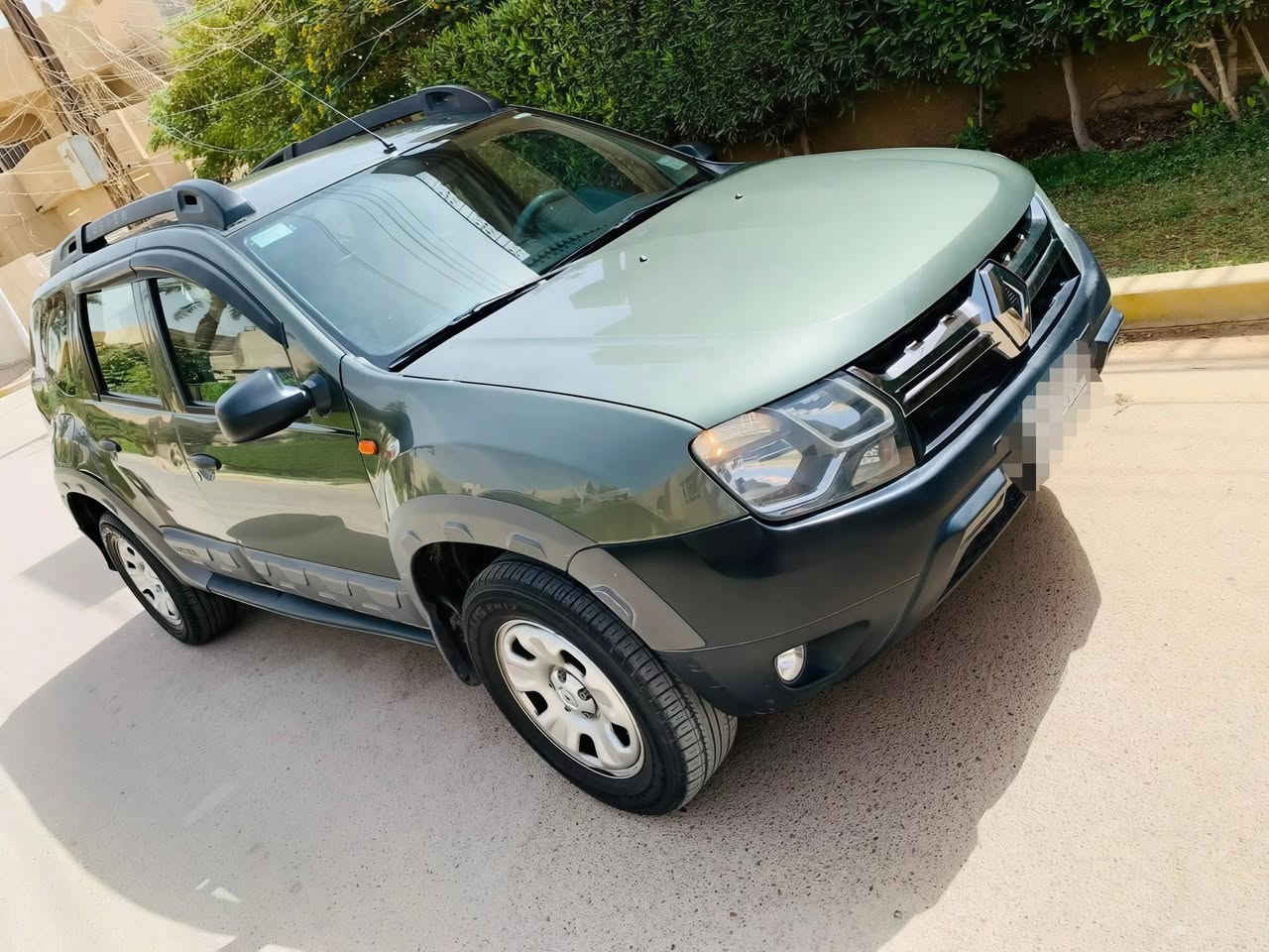 رينو داستر 2016 مكفوله من الضربة والصبغ والتبديل
محرك 2000 گير اوتو AT المرغرب 
بيها منظومة غاز ايطالية يعني تنسى البنزين ومشاكله 
حره بإسمي رقم دولي كربلاء  
تبريد ثلج بدون فصله 
تخم تايرات جديد 
دوشمه ارضية وكشنات جلد 
شاشة وكاميرا بلادي 
محرك گير كهرباييات بلاديه ما ملعوب بيها 
للمراوس مع سووول 
مكان السيارة الحلة 
اي استفسار تواصل عالخاص


**إذا كنت صاحب هذا الإعلان وتريد حذفه لأي سبب، رجاءا أرسل رسالة إلى الدعم الفني**