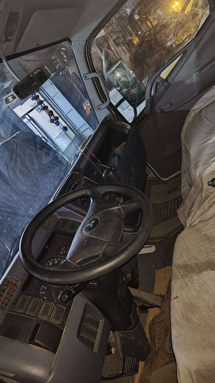 للبيع كنتر مديل ٢٠١٥رقم بغداد ماشي ٢١ الف زيرو  السياره كامله مكمله بيها ملاحضات كما موضح بل صوره العنوان بغداد رحمانيه الجعيفر *********** السعر تفضل خاص
