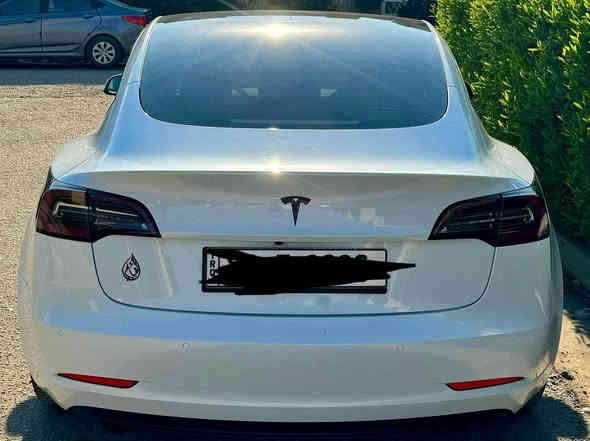 السلام عليكم 
شموسه للبيع 🤣
تيسلا 3 سنكل ماطور
مودبل2023
ماشيه
37000 كم
صبغ قطعه وحده فقط قبق جنطه مواصفات معروفه 
لون ابيض صدفي
داخل اسود 
رقم بغداد 
تخم تاير جديد
صدر جديد 
فلاتر جدد 
سياره وياها بردات و ارضيات حوضيه برغي ما تحتاج الشحنه الوحده 100% تمشيك حقيقي 420 كيلو 

السياره ايضا اون لاين و بدون ايرباك 
موقع السياره بالنجف 
***********

بيه مجال بسيط 
تحويل ثاني يوم النجف
