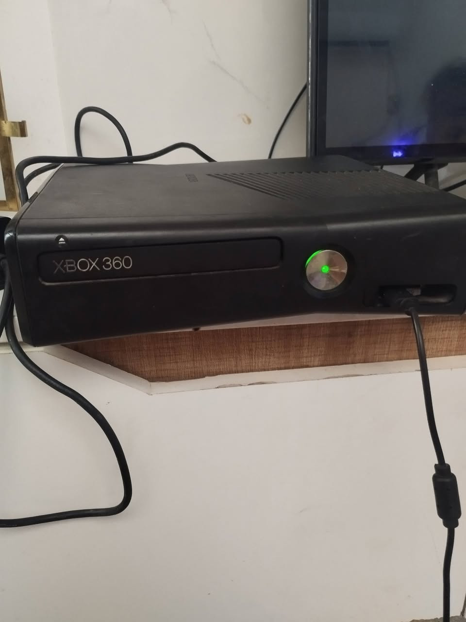 اكس بوكس 360  الأصلي
الجهاز  كامل
  بي 98 لعبة شكو لعبة قويه منزلها بي
ع فحص
ملحقات
كلهن
يدات اثنين وايفاي 
محوله اصليه
يدات اثنين واير واحده تشتغل والثانيه تشكل
السعر 110
***********
بعقوبة
