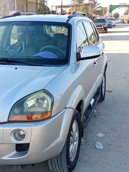 السلام عليكم سياره للبيع توسان مديل 2009 السياره خليجي السياره حلوه ونضيفه وعلي مال جنايه سياره بيه شخط بل الجاملغ عكس السايق ألمامي وبدلته  السياره داخل بيجي  الرقم الجديد الدولي بغداد  الشاشه وكامره مكينه 200 دوش مكينه جديده البلاديه مالته السعر 123 وبيه مجال مكاني حله هاذه رقمي اتصل عليه ***********
